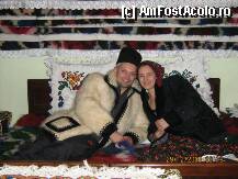 [P8x] Costumati ca in Maramures » foto by cristitrandafir
 - 
<span class="allrVoted glyphicon glyphicon-heart hidden" id="av6015"></span>
<a class="m-l-10 hidden" id="sv6015" onclick="voting_Foto_DelVot(,6015,1760)" role="button">șterge vot <span class="glyphicon glyphicon-remove"></span></a>
<a id="v96015" class=" c-red"  onclick="voting_Foto_SetVot(6015)" role="button"><span class="glyphicon glyphicon-heart-empty"></span> <b>LIKE</b> = Votează poza</a> <img class="hidden"  id="f6015W9" src="/imagini/loader.gif" border="0" /><span class="AjErrMes hidden" id="e6015ErM"></span>