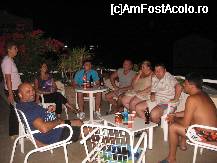 [P01] pe terasa din fata apartamentului la o vorba..... » foto by tarratic
 - 
<span class="allrVoted glyphicon glyphicon-heart hidden" id="av27218"></span>
<a class="m-l-10 hidden" id="sv27218" onclick="voting_Foto_DelVot(,27218,3070)" role="button">șterge vot <span class="glyphicon glyphicon-remove"></span></a>
<a id="v927218" class=" c-red"  onclick="voting_Foto_SetVot(27218)" role="button"><span class="glyphicon glyphicon-heart-empty"></span> <b>LIKE</b> = Votează poza</a> <img class="hidden"  id="f27218W9" src="/imagini/loader.gif" border="0" /><span class="AjErrMes hidden" id="e27218ErM"></span>