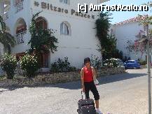 [P1x] Intrarea spre hotel » foto by gabbyt
 - 
<span class="allrVoted glyphicon glyphicon-heart hidden" id="av2671"></span>
<a class="m-l-10 hidden" id="sv2671" onclick="voting_Foto_DelVot(,2671,637)" role="button">șterge vot <span class="glyphicon glyphicon-remove"></span></a>
<a id="v92671" class=" c-red"  onclick="voting_Foto_SetVot(2671)" role="button"><span class="glyphicon glyphicon-heart-empty"></span> <b>LIKE</b> = Votează poza</a> <img class="hidden"  id="f2671W9" src="/imagini/loader.gif" border="0" /><span class="AjErrMes hidden" id="e2671ErM"></span>