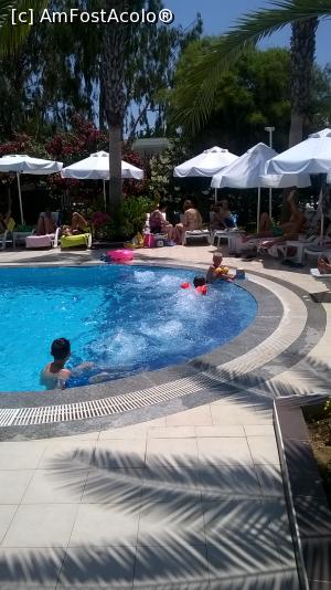 [P51] Jeturile jacuzzi mergeau toata ziua » foto by calincheita
 - 
<span class="allrVoted glyphicon glyphicon-heart hidden" id="av766974"></span>
<a class="m-l-10 hidden" id="sv766974" onclick="voting_Foto_DelVot(,766974,1)" role="button">șterge vot <span class="glyphicon glyphicon-remove"></span></a>
<a id="v9766974" class=" c-red"  onclick="voting_Foto_SetVot(766974)" role="button"><span class="glyphicon glyphicon-heart-empty"></span> <b>LIKE</b> = Votează poza</a> <img class="hidden"  id="f766974W9" src="/imagini/loader.gif" border="0" /><span class="AjErrMes hidden" id="e766974ErM"></span>