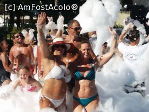 [P20] party in spuma » foto by ioana74
 - 
<span class="allrVoted glyphicon glyphicon-heart hidden" id="av903034"></span>
<a class="m-l-10 hidden" id="sv903034" onclick="voting_Foto_DelVot(,903034,10)" role="button">șterge vot <span class="glyphicon glyphicon-remove"></span></a>
<a id="v9903034" class=" c-red"  onclick="voting_Foto_SetVot(903034)" role="button"><span class="glyphicon glyphicon-heart-empty"></span> <b>LIKE</b> = Votează poza</a> <img class="hidden"  id="f903034W9" src="/imagini/loader.gif" border="0" /><span class="AjErrMes hidden" id="e903034ErM"></span>