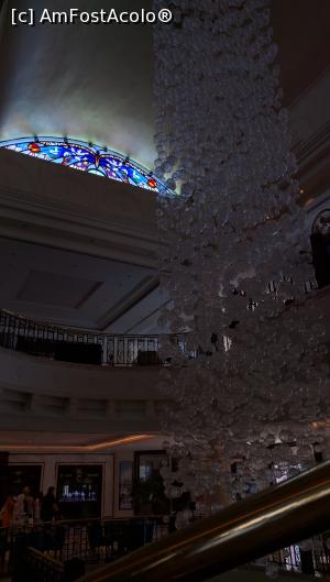 [P55] Un ansamblu de globuri imens in centrul hotelului » foto by lilian_marius
 - 
<span class="allrVoted glyphicon glyphicon-heart hidden" id="av759819"></span>
<a class="m-l-10 hidden" id="sv759819" onclick="voting_Foto_DelVot(,759819,10)" role="button">șterge vot <span class="glyphicon glyphicon-remove"></span></a>
<a id="v9759819" class=" c-red"  onclick="voting_Foto_SetVot(759819)" role="button"><span class="glyphicon glyphicon-heart-empty"></span> <b>LIKE</b> = Votează poza</a> <img class="hidden"  id="f759819W9" src="/imagini/loader.gif" border="0" /><span class="AjErrMes hidden" id="e759819ErM"></span>