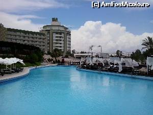 [P48] piscina de langa scena » foto by elenaadina
 - 
<span class="allrVoted glyphicon glyphicon-heart hidden" id="av519265"></span>
<a class="m-l-10 hidden" id="sv519265" onclick="voting_Foto_DelVot(,519265,175)" role="button">șterge vot <span class="glyphicon glyphicon-remove"></span></a>
<a id="v9519265" class=" c-red"  onclick="voting_Foto_SetVot(519265)" role="button"><span class="glyphicon glyphicon-heart-empty"></span> <b>LIKE</b> = Votează poza</a> <img class="hidden"  id="f519265W9" src="/imagini/loader.gif" border="0" /><span class="AjErrMes hidden" id="e519265ErM"></span>