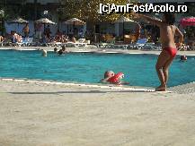 [P6x] Fiica mea impreuna cu un prieten la piscina » foto by iliviu
 - 
<span class="allrVoted glyphicon glyphicon-heart hidden" id="av36772"></span>
<a class="m-l-10 hidden" id="sv36772" onclick="voting_Foto_DelVot(,36772,20)" role="button">șterge vot <span class="glyphicon glyphicon-remove"></span></a>
<a id="v936772" class=" c-red"  onclick="voting_Foto_SetVot(36772)" role="button"><span class="glyphicon glyphicon-heart-empty"></span> <b>LIKE</b> = Votează poza</a> <img class="hidden"  id="f36772W9" src="/imagini/loader.gif" border="0" /><span class="AjErrMes hidden" id="e36772ErM"></span>