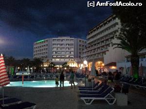 [P01] Zona piscine seara » foto by ionelab*
 - 
<span class="allrVoted glyphicon glyphicon-heart hidden" id="av521111"></span>
<a class="m-l-10 hidden" id="sv521111" onclick="voting_Foto_DelVot(,521111,20)" role="button">șterge vot <span class="glyphicon glyphicon-remove"></span></a>
<a id="v9521111" class=" c-red"  onclick="voting_Foto_SetVot(521111)" role="button"><span class="glyphicon glyphicon-heart-empty"></span> <b>LIKE</b> = Votează poza</a> <img class="hidden"  id="f521111W9" src="/imagini/loader.gif" border="0" /><span class="AjErrMes hidden" id="e521111ErM"></span>