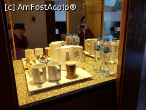 [P88] Aici aveam pliculețe de ceai, cafea, apă, etc. » foto by maryka
 - 
<span class="allrVoted glyphicon glyphicon-heart hidden" id="av1221677"></span>
<a class="m-l-10 hidden" id="sv1221677" onclick="voting_Foto_DelVot(,1221677,31)" role="button">șterge vot <span class="glyphicon glyphicon-remove"></span></a>
<a id="v91221677" class=" c-red"  onclick="voting_Foto_SetVot(1221677)" role="button"><span class="glyphicon glyphicon-heart-empty"></span> <b>LIKE</b> = Votează poza</a> <img class="hidden"  id="f1221677W9" src="/imagini/loader.gif" border="0" /><span class="AjErrMes hidden" id="e1221677ErM"></span>