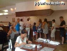 [P03] In restaurant » foto by arthimedes
 - 
<span class="allrVoted glyphicon glyphicon-heart hidden" id="av109562"></span>
<a class="m-l-10 hidden" id="sv109562" onclick="voting_Foto_DelVot(,109562,349)" role="button">șterge vot <span class="glyphicon glyphicon-remove"></span></a>
<a id="v9109562" class=" c-red"  onclick="voting_Foto_SetVot(109562)" role="button"><span class="glyphicon glyphicon-heart-empty"></span> <b>LIKE</b> = Votează poza</a> <img class="hidden"  id="f109562W9" src="/imagini/loader.gif" border="0" /><span class="AjErrMes hidden" id="e109562ErM"></span>