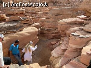 [P16] Canionul colorat &ndash; o minune a naturii, ghidul egiptean ajuta doamnele » foto by nicole33
 - 
<span class="allrVoted glyphicon glyphicon-heart hidden" id="av1331313"></span>
<a class="m-l-10 hidden" id="sv1331313" onclick="voting_Foto_DelVot(,1331313,385)" role="button">șterge vot <span class="glyphicon glyphicon-remove"></span></a>
<a id="v91331313" class=" c-red"  onclick="voting_Foto_SetVot(1331313)" role="button"><span class="glyphicon glyphicon-heart-empty"></span> <b>LIKE</b> = Votează poza</a> <img class="hidden"  id="f1331313W9" src="/imagini/loader.gif" border="0" /><span class="AjErrMes hidden" id="e1331313ErM"></span>