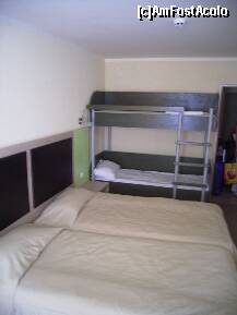 [P06] Hotel Gergana, paturile ('dublu' şi cel suprapus) - care aveau nişte saltele criminale. Astea mi-au provocat cele mai mari chinuri din această experienţă... » foto by Dragoș_MD
 - 
<span class="allrVoted glyphicon glyphicon-heart hidden" id="av232160"></span>
<a class="m-l-10 hidden" id="sv232160" onclick="voting_Foto_DelVot(,232160,404)" role="button">șterge vot <span class="glyphicon glyphicon-remove"></span></a>
<a id="v9232160" class=" c-red"  onclick="voting_Foto_SetVot(232160)" role="button"><span class="glyphicon glyphicon-heart-empty"></span> <b>LIKE</b> = Votează poza</a> <img class="hidden"  id="f232160W9" src="/imagini/loader.gif" border="0" /><span class="AjErrMes hidden" id="e232160ErM"></span>
