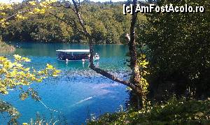 [P32] Vapor pe singurul lac navigabil de la Lacurile Plitvice, Croaţia.  » foto by traian.leuca †
 - 
<span class="allrVoted glyphicon glyphicon-heart hidden" id="av415216"></span>
<a class="m-l-10 hidden" id="sv415216" onclick="voting_Foto_DelVot(,415216,412)" role="button">șterge vot <span class="glyphicon glyphicon-remove"></span></a>
<a id="v9415216" class=" c-red"  onclick="voting_Foto_SetVot(415216)" role="button"><span class="glyphicon glyphicon-heart-empty"></span> <b>LIKE</b> = Votează poza</a> <img class="hidden"  id="f415216W9" src="/imagini/loader.gif" border="0" /><span class="AjErrMes hidden" id="e415216ErM"></span>