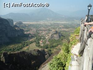 [P18] Panorama de pe terasa manastirii Marea Meteora » foto by Cristofor
 - 
<span class="allrVoted glyphicon glyphicon-heart hidden" id="av784759"></span>
<a class="m-l-10 hidden" id="sv784759" onclick="voting_Foto_DelVot(,784759,430)" role="button">șterge vot <span class="glyphicon glyphicon-remove"></span></a>
<a id="v9784759" class=" c-red"  onclick="voting_Foto_SetVot(784759)" role="button"><span class="glyphicon glyphicon-heart-empty"></span> <b>LIKE</b> = Votează poza</a> <img class="hidden"  id="f784759W9" src="/imagini/loader.gif" border="0" /><span class="AjErrMes hidden" id="e784759ErM"></span>