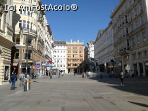 [P01] Pta Stefanplatz. Firma 'Tchibo' de pe cladire marcheaza intrarea pe Dorotheergasse.  » foto by aurache
 - 
<span class="allrVoted glyphicon glyphicon-heart hidden" id="av1066851"></span>
<a class="m-l-10 hidden" id="sv1066851" onclick="voting_Foto_DelVot(,1066851,449)" role="button">șterge vot <span class="glyphicon glyphicon-remove"></span></a>
<a id="v91066851" class=" c-red"  onclick="voting_Foto_SetVot(1066851)" role="button"><span class="glyphicon glyphicon-heart-empty"></span> <b>LIKE</b> = Votează poza</a> <img class="hidden"  id="f1066851W9" src="/imagini/loader.gif" border="0" /><span class="AjErrMes hidden" id="e1066851ErM"></span>