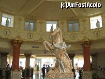 [P20] Holul H.Titanic Palace » foto by rsimona
 - 
<span class="allrVoted glyphicon glyphicon-heart hidden" id="av212041"></span>
<a class="m-l-10 hidden" id="sv212041" onclick="voting_Foto_DelVot(,212041,458)" role="button">șterge vot <span class="glyphicon glyphicon-remove"></span></a>
<a id="v9212041" class=" c-red"  onclick="voting_Foto_SetVot(212041)" role="button"><span class="glyphicon glyphicon-heart-empty"></span> <b>LIKE</b> = Votează poza</a> <img class="hidden"  id="f212041W9" src="/imagini/loader.gif" border="0" /><span class="AjErrMes hidden" id="e212041ErM"></span>