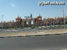 [P25] din autocar am vazut multe hoteluri in Hurghada » foto by rsimona
 - 
<span class="allrVoted glyphicon glyphicon-heart hidden" id="av212046"></span>
<a class="m-l-10 hidden" id="sv212046" onclick="voting_Foto_DelVot(,212046,458)" role="button">șterge vot <span class="glyphicon glyphicon-remove"></span></a>
<a id="v9212046" class=" c-red"  onclick="voting_Foto_SetVot(212046)" role="button"><span class="glyphicon glyphicon-heart-empty"></span> <b>LIKE</b> = Votează poza</a> <img class="hidden"  id="f212046W9" src="/imagini/loader.gif" border="0" /><span class="AjErrMes hidden" id="e212046ErM"></span>