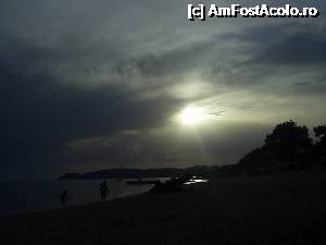 [P10] Apus de soare in Pefkari » foto by amarili
 - 
<span class="allrVoted glyphicon glyphicon-heart hidden" id="av344406"></span>
<a class="m-l-10 hidden" id="sv344406" onclick="voting_Foto_DelVot(,344406,460)" role="button">șterge vot <span class="glyphicon glyphicon-remove"></span></a>
<a id="v9344406" class=" c-red"  onclick="voting_Foto_SetVot(344406)" role="button"><span class="glyphicon glyphicon-heart-empty"></span> <b>LIKE</b> = Votează poza</a> <img class="hidden"  id="f344406W9" src="/imagini/loader.gif" border="0" /><span class="AjErrMes hidden" id="e344406ErM"></span>