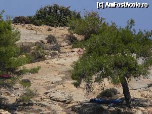 [P31] Thassos - Insula verde a Greciei. Imagini de pe faleza din stanga a plajei Paradise Beach. P'aci isi fac veacul nudistii.  » foto by vega06
 - 
<span class="allrVoted glyphicon glyphicon-heart hidden" id="av693493"></span>
<a class="m-l-10 hidden" id="sv693493" onclick="voting_Foto_DelVot(,693493,460)" role="button">șterge vot <span class="glyphicon glyphicon-remove"></span></a>
<a id="v9693493" class=" c-red"  onclick="voting_Foto_SetVot(693493)" role="button"><span class="glyphicon glyphicon-heart-empty"></span> <b>LIKE</b> = Votează poza</a> <img class="hidden"  id="f693493W9" src="/imagini/loader.gif" border="0" /><span class="AjErrMes hidden" id="e693493ErM"></span>