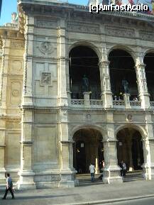 [P02] Austria - Viena - Opera de Stat  , una din intrari » foto by Diaura*
 - 
<span class="allrVoted glyphicon glyphicon-heart hidden" id="av219478"></span>
<a class="m-l-10 hidden" id="sv219478" onclick="voting_Foto_DelVot(,219478,461)" role="button">șterge vot <span class="glyphicon glyphicon-remove"></span></a>
<a id="v9219478" class=" c-red"  onclick="voting_Foto_SetVot(219478)" role="button"><span class="glyphicon glyphicon-heart-empty"></span> <b>LIKE</b> = Votează poza</a> <img class="hidden"  id="f219478W9" src="/imagini/loader.gif" border="0" /><span class="AjErrMes hidden" id="e219478ErM"></span>