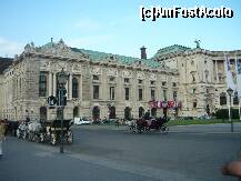 [P04] Austria - Viena - trasuri care isi asteapta clientii » foto by Diaura*
 - 
<span class="allrVoted glyphicon glyphicon-heart hidden" id="av219480"></span>
<a class="m-l-10 hidden" id="sv219480" onclick="voting_Foto_DelVot(,219480,461)" role="button">șterge vot <span class="glyphicon glyphicon-remove"></span></a>
<a id="v9219480" class=" c-red"  onclick="voting_Foto_SetVot(219480)" role="button"><span class="glyphicon glyphicon-heart-empty"></span> <b>LIKE</b> = Votează poza</a> <img class="hidden"  id="f219480W9" src="/imagini/loader.gif" border="0" /><span class="AjErrMes hidden" id="e219480ErM"></span>
