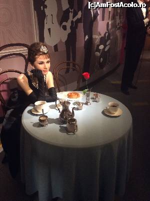 [P33] Viena - muzeul figurilor de ceara - Audrey Hepburn la o cafea » foto by mishu
 - 
<span class="allrVoted glyphicon glyphicon-heart hidden" id="av702531"></span>
<a class="m-l-10 hidden" id="sv702531" onclick="voting_Foto_DelVot(,702531,461)" role="button">șterge vot <span class="glyphicon glyphicon-remove"></span></a>
<a id="v9702531" class=" c-red"  onclick="voting_Foto_SetVot(702531)" role="button"><span class="glyphicon glyphicon-heart-empty"></span> <b>LIKE</b> = Votează poza</a> <img class="hidden"  id="f702531W9" src="/imagini/loader.gif" border="0" /><span class="AjErrMes hidden" id="e702531ErM"></span>