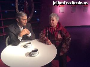 [P34] Viena - muzeul figurilor de ceara - mama impartasind impresii cu George Clooney » foto by mishu
 - 
<span class="allrVoted glyphicon glyphicon-heart hidden" id="av702532"></span>
<a class="m-l-10 hidden" id="sv702532" onclick="voting_Foto_DelVot(,702532,461)" role="button">șterge vot <span class="glyphicon glyphicon-remove"></span></a>
<a id="v9702532" class=" c-red"  onclick="voting_Foto_SetVot(702532)" role="button"><span class="glyphicon glyphicon-heart-empty"></span> <b>LIKE</b> = Votează poza</a> <img class="hidden"  id="f702532W9" src="/imagini/loader.gif" border="0" /><span class="AjErrMes hidden" id="e702532ErM"></span>