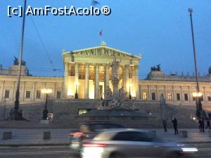 [P30] Viena seara - Parlamentul » foto by mishu
 - 
<span class="allrVoted glyphicon glyphicon-heart hidden" id="av815077"></span>
<a class="m-l-10 hidden" id="sv815077" onclick="voting_Foto_DelVot(,815077,461)" role="button">șterge vot <span class="glyphicon glyphicon-remove"></span></a>
<a id="v9815077" class=" c-red"  onclick="voting_Foto_SetVot(815077)" role="button"><span class="glyphicon glyphicon-heart-empty"></span> <b>LIKE</b> = Votează poza</a> <img class="hidden"  id="f815077W9" src="/imagini/loader.gif" border="0" /><span class="AjErrMes hidden" id="e815077ErM"></span>