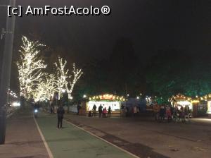 [P58] Viena seara - Targul de Craciun si luminitele din pomi.  » foto by mishu
 - 
<span class="allrVoted glyphicon glyphicon-heart hidden" id="av815115"></span>
<a class="m-l-10 hidden" id="sv815115" onclick="voting_Foto_DelVot(,815115,461)" role="button">șterge vot <span class="glyphicon glyphicon-remove"></span></a>
<a id="v9815115" class=" c-red"  onclick="voting_Foto_SetVot(815115)" role="button"><span class="glyphicon glyphicon-heart-empty"></span> <b>LIKE</b> = Votează poza</a> <img class="hidden"  id="f815115W9" src="/imagini/loader.gif" border="0" /><span class="AjErrMes hidden" id="e815115ErM"></span>