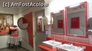 [P04] Opera Toilet Vienna » foto by ungureanica
 - 
<span class="allrVoted glyphicon glyphicon-heart hidden" id="av970771"></span>
<a class="m-l-10 hidden" id="sv970771" onclick="voting_Foto_DelVot(,970771,461)" role="button">șterge vot <span class="glyphicon glyphicon-remove"></span></a>
<a id="v9970771" class=" c-red"  onclick="voting_Foto_SetVot(970771)" role="button"><span class="glyphicon glyphicon-heart-empty"></span> <b>LIKE</b> = Votează poza</a> <img class="hidden"  id="f970771W9" src="/imagini/loader.gif" border="0" /><span class="AjErrMes hidden" id="e970771ErM"></span>