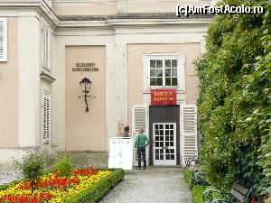 [P36] Muzeul Baroc, Gradinile Mirabell » foto by stellinna
 - 
<span class="allrVoted glyphicon glyphicon-heart hidden" id="av671222"></span>
<a class="m-l-10 hidden" id="sv671222" onclick="voting_Foto_DelVot(,671222,464)" role="button">șterge vot <span class="glyphicon glyphicon-remove"></span></a>
<a id="v9671222" class=" c-red"  onclick="voting_Foto_SetVot(671222)" role="button"><span class="glyphicon glyphicon-heart-empty"></span> <b>LIKE</b> = Votează poza</a> <img class="hidden"  id="f671222W9" src="/imagini/loader.gif" border="0" /><span class="AjErrMes hidden" id="e671222ErM"></span>