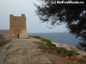 [P31] În sudul Maltei - Wied iz-Zurrieq. Ħamrija Tower, turnul construit Marele Maestru De Redin.  » foto by iulianic
 - 
<span class="allrVoted glyphicon glyphicon-heart hidden" id="av579494"></span>
<a class="m-l-10 hidden" id="sv579494" onclick="voting_Foto_DelVot(,579494,557)" role="button">șterge vot <span class="glyphicon glyphicon-remove"></span></a>
<a id="v9579494" class=" c-red"  onclick="voting_Foto_SetVot(579494)" role="button"><span class="glyphicon glyphicon-heart-empty"></span> <b>LIKE</b> = Votează poza</a> <img class="hidden"  id="f579494W9" src="/imagini/loader.gif" border="0" /><span class="AjErrMes hidden" id="e579494ErM"></span>