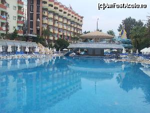 [P02] Piscina principala - dimineata » foto by alicera2001
 - 
<span class="allrVoted glyphicon glyphicon-heart hidden" id="av552168"></span>
<a class="m-l-10 hidden" id="sv552168" onclick="voting_Foto_DelVot(,552168,68)" role="button">șterge vot <span class="glyphicon glyphicon-remove"></span></a>
<a id="v9552168" class=" c-red"  onclick="voting_Foto_SetVot(552168)" role="button"><span class="glyphicon glyphicon-heart-empty"></span> <b>LIKE</b> = Votează poza</a> <img class="hidden"  id="f552168W9" src="/imagini/loader.gif" border="0" /><span class="AjErrMes hidden" id="e552168ErM"></span>