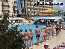 [P16] aliniati cu rusii pentru saltul final dupa aquagym-ul de la 10,00 » foto by ynu25
 - 
<span class="allrVoted glyphicon glyphicon-heart hidden" id="av77939"></span>
<a class="m-l-10 hidden" id="sv77939" onclick="voting_Foto_DelVot(,77939,68)" role="button">șterge vot <span class="glyphicon glyphicon-remove"></span></a>
<a id="v977939" class=" c-red"  onclick="voting_Foto_SetVot(77939)" role="button"><span class="glyphicon glyphicon-heart-empty"></span> <b>LIKE</b> = Votează poza</a> <img class="hidden"  id="f77939W9" src="/imagini/loader.gif" border="0" /><span class="AjErrMes hidden" id="e77939ErM"></span>
