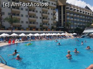 [P08] piscina principala » foto by stefy_a
 - 
<span class="allrVoted glyphicon glyphicon-heart hidden" id="av979917"></span>
<a class="m-l-10 hidden" id="sv979917" onclick="voting_Foto_DelVot(,979917,68)" role="button">șterge vot <span class="glyphicon glyphicon-remove"></span></a>
<a id="v9979917" class=" c-red"  onclick="voting_Foto_SetVot(979917)" role="button"><span class="glyphicon glyphicon-heart-empty"></span> <b>LIKE</b> = Votează poza</a> <img class="hidden"  id="f979917W9" src="/imagini/loader.gif" border="0" /><span class="AjErrMes hidden" id="e979917ErM"></span>