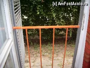 [P02] Acesta este balconul. Am stat la parter. » foto by Mitica Barosanu
 - 
<span class="allrVoted glyphicon glyphicon-heart hidden" id="av348124"></span>
<a class="m-l-10 hidden" id="sv348124" onclick="voting_Foto_DelVot(,348124,742)" role="button">șterge vot <span class="glyphicon glyphicon-remove"></span></a>
<a id="v9348124" class=" c-red"  onclick="voting_Foto_SetVot(348124)" role="button"><span class="glyphicon glyphicon-heart-empty"></span> <b>LIKE</b> = Votează poza</a> <img class="hidden"  id="f348124W9" src="/imagini/loader.gif" border="0" /><span class="AjErrMes hidden" id="e348124ErM"></span>