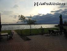 [P10] Mamaia - Lacul Siutghiol pe inserat, vazut de pe terasa de la Tenis Club Idu. » foto by iulianic
 - 
<span class="allrVoted glyphicon glyphicon-heart hidden" id="av321922"></span>
<a class="m-l-10 hidden" id="sv321922" onclick="voting_Foto_DelVot(,321922,766)" role="button">șterge vot <span class="glyphicon glyphicon-remove"></span></a>
<a id="v9321922" class=" c-red"  onclick="voting_Foto_SetVot(321922)" role="button"><span class="glyphicon glyphicon-heart-empty"></span> <b>LIKE</b> = Votează poza</a> <img class="hidden"  id="f321922W9" src="/imagini/loader.gif" border="0" /><span class="AjErrMes hidden" id="e321922ErM"></span>