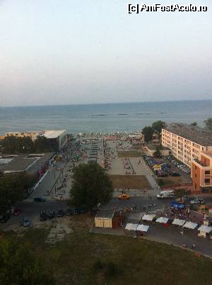 [P02] De la etajul 11 al hotelului, Marea Neagră rămâne atracția principală.  » foto by Yersinia Pestis
 - 
<span class="allrVoted glyphicon glyphicon-heart hidden" id="av544517"></span>
<a class="m-l-10 hidden" id="sv544517" onclick="voting_Foto_DelVot(,544517,766)" role="button">șterge vot <span class="glyphicon glyphicon-remove"></span></a>
<a id="v9544517" class=" c-red"  onclick="voting_Foto_SetVot(544517)" role="button"><span class="glyphicon glyphicon-heart-empty"></span> <b>LIKE</b> = Votează poza</a> <img class="hidden"  id="f544517W9" src="/imagini/loader.gif" border="0" /><span class="AjErrMes hidden" id="e544517ErM"></span>