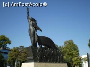 [P20] Monumentul eroilor neamului din parcul central.  » foto by Mihai18
 - 
<span class="allrVoted glyphicon glyphicon-heart hidden" id="av1014430"></span>
<a class="m-l-10 hidden" id="sv1014430" onclick="voting_Foto_DelVot(,1014430,766)" role="button">șterge vot <span class="glyphicon glyphicon-remove"></span></a>
<a id="v91014430" class=" c-red"  onclick="voting_Foto_SetVot(1014430)" role="button"><span class="glyphicon glyphicon-heart-empty"></span> <b>LIKE</b> = Votează poza</a> <img class="hidden"  id="f1014430W9" src="/imagini/loader.gif" border="0" /><span class="AjErrMes hidden" id="e1014430ErM"></span>