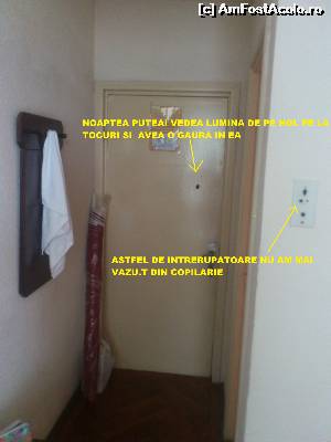 [P10] Intrerupatorul avea si o comanda pentru un bec care se afla pe hol deasupra usii si prin care probabil candva se semnala ca in camera se aflau persoane si sa nu intre femeia de sevici. Nu mai functiona.  » foto by adrian_iasi
 - 
<span class="allrVoted glyphicon glyphicon-heart hidden" id="av543135"></span>
<a class="m-l-10 hidden" id="sv543135" onclick="voting_Foto_DelVot(,543135,789)" role="button">șterge vot <span class="glyphicon glyphicon-remove"></span></a>
<a id="v9543135" class=" c-red"  onclick="voting_Foto_SetVot(543135)" role="button"><span class="glyphicon glyphicon-heart-empty"></span> <b>LIKE</b> = Votează poza</a> <img class="hidden"  id="f543135W9" src="/imagini/loader.gif" border="0" /><span class="AjErrMes hidden" id="e543135ErM"></span>