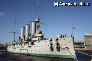 [P01] AURORA battleship, unde au luat numele hotelului pentru ca camerele sunt asa de mici si fara comfort ca la vaporul asta ruseasca de 100 ani. » foto by TRIO GSM
 - 
<span class="allrVoted glyphicon glyphicon-heart hidden" id="av353862"></span>
<a class="m-l-10 hidden" id="sv353862" onclick="voting_Foto_DelVot(,353862,790)" role="button">șterge vot <span class="glyphicon glyphicon-remove"></span></a>
<a id="v9353862" class=" c-red"  onclick="voting_Foto_SetVot(353862)" role="button"><span class="glyphicon glyphicon-heart-empty"></span> <b>LIKE</b> = Votează poza</a> <img class="hidden"  id="f353862W9" src="/imagini/loader.gif" border="0" /><span class="AjErrMes hidden" id="e353862ErM"></span>