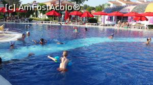 [P01] Piscina mare » foto by ericandrei*
 - 
<span class="allrVoted glyphicon glyphicon-heart hidden" id="av768377"></span>
<a class="m-l-10 hidden" id="sv768377" onclick="voting_Foto_DelVot(,768377,81)" role="button">șterge vot <span class="glyphicon glyphicon-remove"></span></a>
<a id="v9768377" class=" c-red"  onclick="voting_Foto_SetVot(768377)" role="button"><span class="glyphicon glyphicon-heart-empty"></span> <b>LIKE</b> = Votează poza</a> <img class="hidden"  id="f768377W9" src="/imagini/loader.gif" border="0" /><span class="AjErrMes hidden" id="e768377ErM"></span>