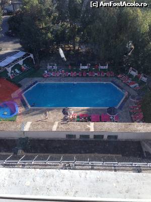 [P06] vedere la piscina din camera » foto by bartaiomu
 - 
<span class="allrVoted glyphicon glyphicon-heart hidden" id="av554905"></span>
<a class="m-l-10 hidden" id="sv554905" onclick="voting_Foto_DelVot(,554905,810)" role="button">șterge vot <span class="glyphicon glyphicon-remove"></span></a>
<a id="v9554905" class=" c-red"  onclick="voting_Foto_SetVot(554905)" role="button"><span class="glyphicon glyphicon-heart-empty"></span> <b>LIKE</b> = Votează poza</a> <img class="hidden"  id="f554905W9" src="/imagini/loader.gif" border="0" /><span class="AjErrMes hidden" id="e554905ErM"></span>