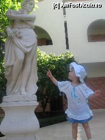 [P02] Raisa - Maria la o mica sueta cu statuia de la intrarea pe aleea spre camera! » foto by danuta_mateescu
 - 
<span class="allrVoted glyphicon glyphicon-heart hidden" id="av334291"></span>
<a class="m-l-10 hidden" id="sv334291" onclick="voting_Foto_DelVot(,334291,835)" role="button">șterge vot <span class="glyphicon glyphicon-remove"></span></a>
<a id="v9334291" class=" c-red"  onclick="voting_Foto_SetVot(334291)" role="button"><span class="glyphicon glyphicon-heart-empty"></span> <b>LIKE</b> = Votează poza</a> <img class="hidden"  id="f334291W9" src="/imagini/loader.gif" border="0" /><span class="AjErrMes hidden" id="e334291ErM"></span>