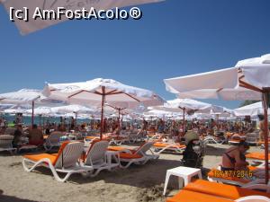 [P12] Zona de plaja de la mare a Mera Resort. Umbrele personalizate. Prosoape portocalii pentru plaja si piscina se gasesc in camera.  » foto by Storia
 - 
<span class="allrVoted glyphicon glyphicon-heart hidden" id="av765728"></span>
<a class="m-l-10 hidden" id="sv765728" onclick="voting_Foto_DelVot(,765728,846)" role="button">șterge vot <span class="glyphicon glyphicon-remove"></span></a>
<a id="v9765728" class=" c-red"  onclick="voting_Foto_SetVot(765728)" role="button"><span class="glyphicon glyphicon-heart-empty"></span> <b>LIKE</b> = Votează poza</a> <img class="hidden"  id="f765728W9" src="/imagini/loader.gif" border="0" /><span class="AjErrMes hidden" id="e765728ErM"></span>