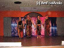 [P08] animatorii hotelului Viva Club - Show-time » foto by me_bocco
 - 
<span class="allrVoted glyphicon glyphicon-heart hidden" id="av13776"></span>
<a class="m-l-10 hidden" id="sv13776" onclick="voting_Foto_DelVot(,13776,881)" role="button">șterge vot <span class="glyphicon glyphicon-remove"></span></a>
<a id="v913776" class=" c-red"  onclick="voting_Foto_SetVot(13776)" role="button"><span class="glyphicon glyphicon-heart-empty"></span> <b>LIKE</b> = Votează poza</a> <img class="hidden"  id="f13776W9" src="/imagini/loader.gif" border="0" /><span class="AjErrMes hidden" id="e13776ErM"></span>