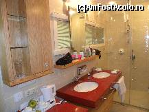 [P01] zona de baie » foto by molko*
 - 
<span class="allrVoted glyphicon glyphicon-heart hidden" id="av77726"></span>
<a class="m-l-10 hidden" id="sv77726" onclick="voting_Foto_DelVot(,77726,920)" role="button">șterge vot <span class="glyphicon glyphicon-remove"></span></a>
<a id="v977726" class=" c-red"  onclick="voting_Foto_SetVot(77726)" role="button"><span class="glyphicon glyphicon-heart-empty"></span> <b>LIKE</b> = Votează poza</a> <img class="hidden"  id="f77726W9" src="/imagini/loader.gif" border="0" /><span class="AjErrMes hidden" id="e77726ErM"></span>