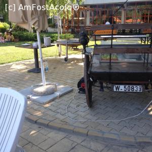 [P06] hotel Kaliakra - langa piscine si bufet » foto by mishu
 - 
<span class="allrVoted glyphicon glyphicon-heart hidden" id="av706477"></span>
<a class="m-l-10 hidden" id="sv706477" onclick="voting_Foto_DelVot(,706477,920)" role="button">șterge vot <span class="glyphicon glyphicon-remove"></span></a>
<a id="v9706477" class=" c-red"  onclick="voting_Foto_SetVot(706477)" role="button"><span class="glyphicon glyphicon-heart-empty"></span> <b>LIKE</b> = Votează poza</a> <img class="hidden"  id="f706477W9" src="/imagini/loader.gif" border="0" /><span class="AjErrMes hidden" id="e706477ErM"></span>