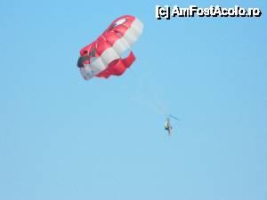 [P01] Parasailing la Miramar » foto by misu71
 - 
<span class="allrVoted glyphicon glyphicon-heart hidden" id="av444001"></span>
<a class="m-l-10 hidden" id="sv444001" onclick="voting_Foto_DelVot(,444001,935)" role="button">șterge vot <span class="glyphicon glyphicon-remove"></span></a>
<a id="v9444001" class=" c-red"  onclick="voting_Foto_SetVot(444001)" role="button"><span class="glyphicon glyphicon-heart-empty"></span> <b>LIKE</b> = Votează poza</a> <img class="hidden"  id="f444001W9" src="/imagini/loader.gif" border="0" /><span class="AjErrMes hidden" id="e444001ErM"></span>