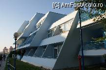 [P17] Hotelul, vedere din fata, dinspre oras. » foto by Victoras
 - 
<span class="allrVoted glyphicon glyphicon-heart hidden" id="av83887"></span>
<a class="m-l-10 hidden" id="sv83887" onclick="voting_Foto_DelVot(,83887,949)" role="button">șterge vot <span class="glyphicon glyphicon-remove"></span></a>
<a id="v983887" class=" c-red"  onclick="voting_Foto_SetVot(83887)" role="button"><span class="glyphicon glyphicon-heart-empty"></span> <b>LIKE</b> = Votează poza</a> <img class="hidden"  id="f83887W9" src="/imagini/loader.gif" border="0" /><span class="AjErrMes hidden" id="e83887ErM"></span>