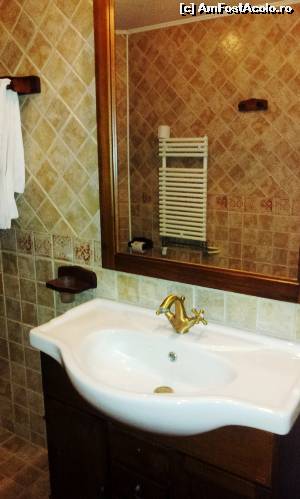 [P20] Hotel Korona Sighisoara » foto by mirmicu
 - 
<span class="allrVoted glyphicon glyphicon-heart hidden" id="av616921"></span>
<a class="m-l-10 hidden" id="sv616921" onclick="voting_Foto_DelVot(,616921,953)" role="button">șterge vot <span class="glyphicon glyphicon-remove"></span></a>
<a id="v9616921" class=" c-red"  onclick="voting_Foto_SetVot(616921)" role="button"><span class="glyphicon glyphicon-heart-empty"></span> <b>LIKE</b> = Votează poza</a> <img class="hidden"  id="f616921W9" src="/imagini/loader.gif" border="0" /><span class="AjErrMes hidden" id="e616921ErM"></span>