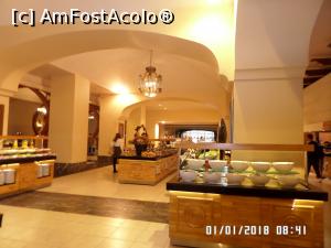 [P19] În zona de servire în restaurantul Isot » foto by Alina53
 - 
<span class="allrVoted glyphicon glyphicon-heart hidden" id="av938479"></span>
<a class="m-l-10 hidden" id="sv938479" onclick="voting_Foto_DelVot(,938479,96)" role="button">șterge vot <span class="glyphicon glyphicon-remove"></span></a>
<a id="v9938479" class=" c-red"  onclick="voting_Foto_SetVot(938479)" role="button"><span class="glyphicon glyphicon-heart-empty"></span> <b>LIKE</b> = Votează poza</a> <img class="hidden"  id="f938479W9" src="/imagini/loader.gif" border="0" /><span class="AjErrMes hidden" id="e938479ErM"></span>
