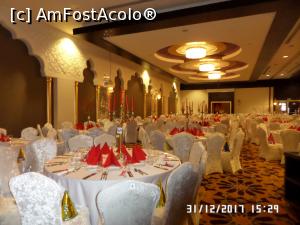 [P26] Am furat nițel startul - am tras o ocheadă în restaurantul pregătit pentru cina specială de revelion...  » foto by Alina53
 - 
<span class="allrVoted glyphicon glyphicon-heart hidden" id="av938486"></span>
<a class="m-l-10 hidden" id="sv938486" onclick="voting_Foto_DelVot(,938486,96)" role="button">șterge vot <span class="glyphicon glyphicon-remove"></span></a>
<a id="v9938486" class=" c-red"  onclick="voting_Foto_SetVot(938486)" role="button"><span class="glyphicon glyphicon-heart-empty"></span> <b>LIKE</b> = Votează poza</a> <img class="hidden"  id="f938486W9" src="/imagini/loader.gif" border="0" /><span class="AjErrMes hidden" id="e938486ErM"></span>